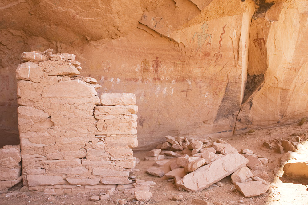 Ancestral Pueblo dancers