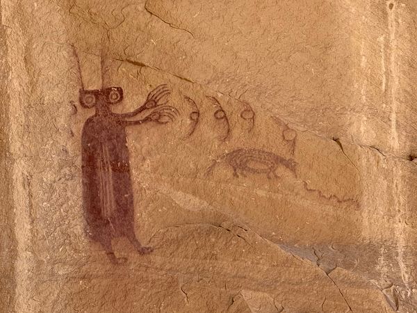 Barrier Canyon Style anthropomorph and zoomorph