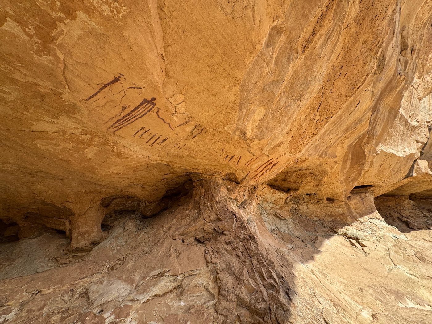 Barrier Canyon Style rock art panel